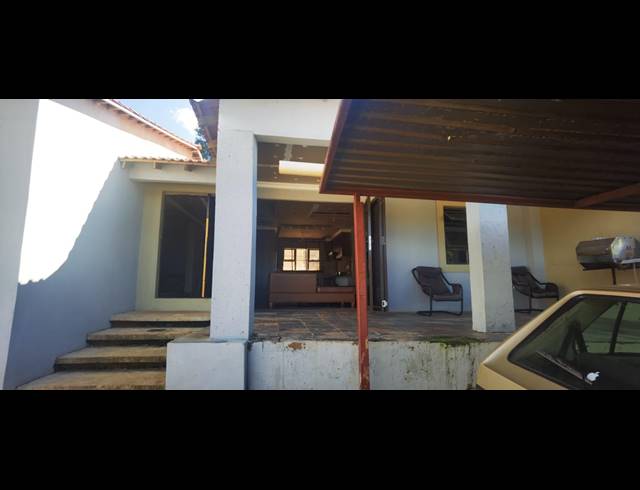 4 BEDROOM FREEHOLD FOR SALE IN HOWICK CENTRAL